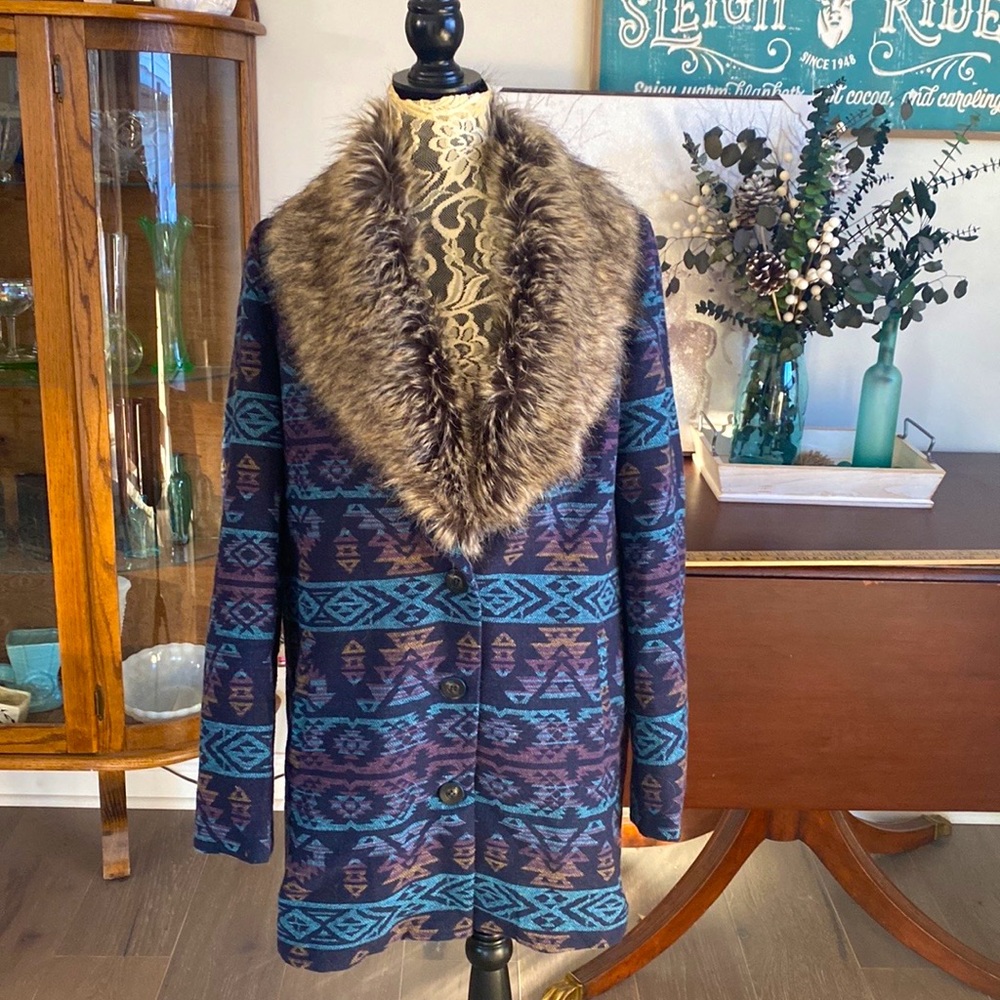 Skies Are Blue Anthropologie jacket / coat faux fur collar